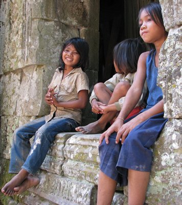 Angkor Wat children